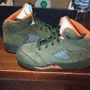 Jordan Kids Sneakers in Olive and Orange
